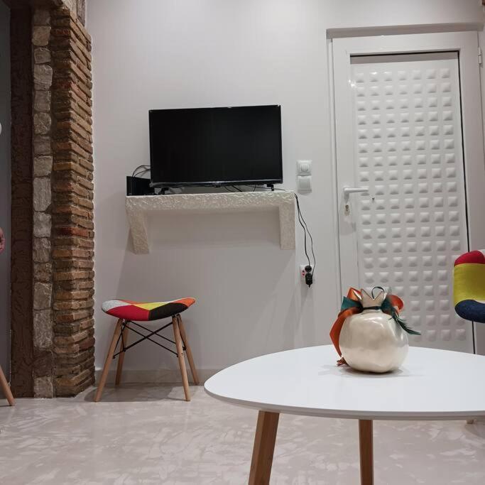 Ferienwohnung Boutique Eptalofos 15Min From Airport And Sea Kouvarás Exterior foto